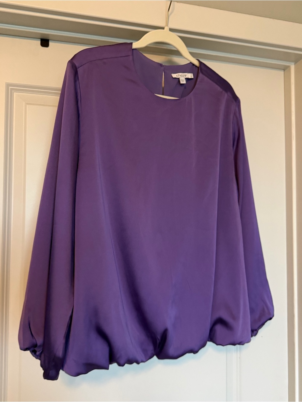 Chico’s Size 3 US 16 Purple Satin Balloon Sleeve Blouse